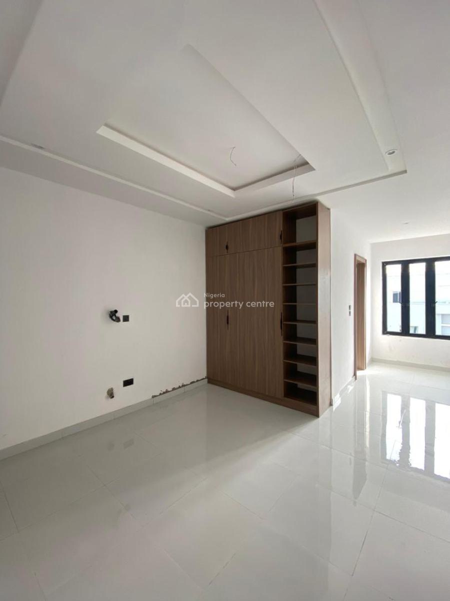 Well Built 3 Bedroom Penthouse with Communal Pool & Elevator, Ikate, Lekki, Lagos, Flat / Apartment for Sale