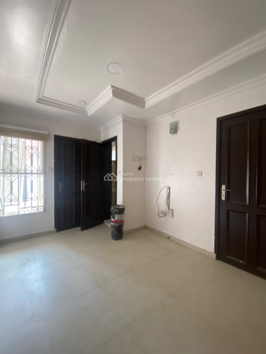 Well Maintained 1 Bedroom Apartment with 24hrs Light, Lekki Phase 1, Lekki, Lagos, Flat / Apartment for Rent