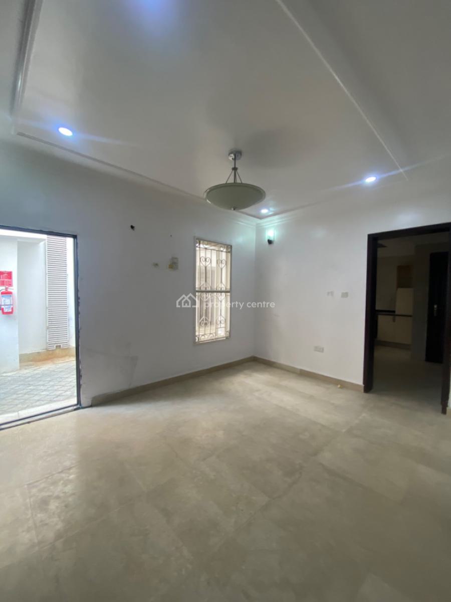 Well Maintained 1 Bedroom Apartment with 24hrs Light, Lekki Phase 1, Lekki, Lagos, Flat / Apartment for Rent