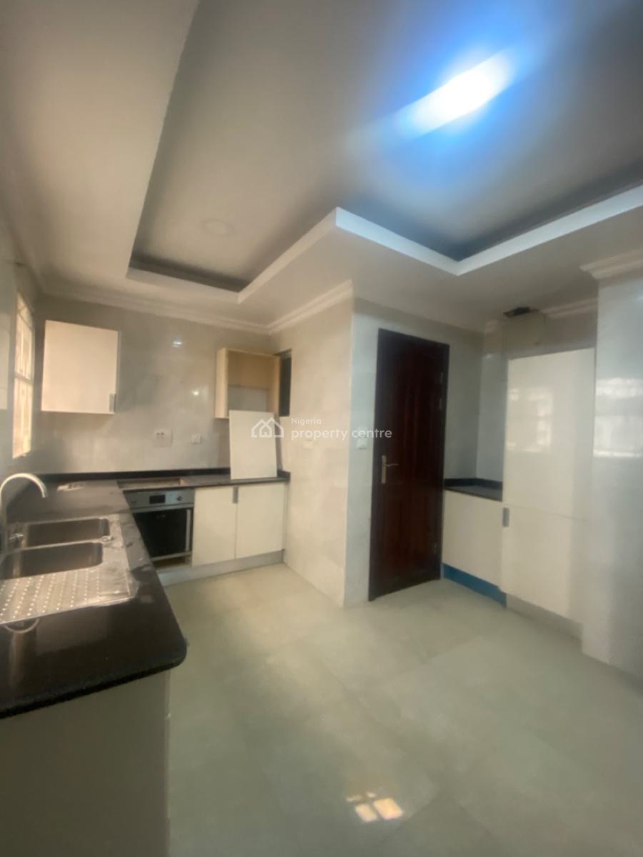 Well Maintained 1 Bedroom Apartment with 24hrs Light, Lekki Phase 1, Lekki, Lagos, Flat / Apartment for Rent