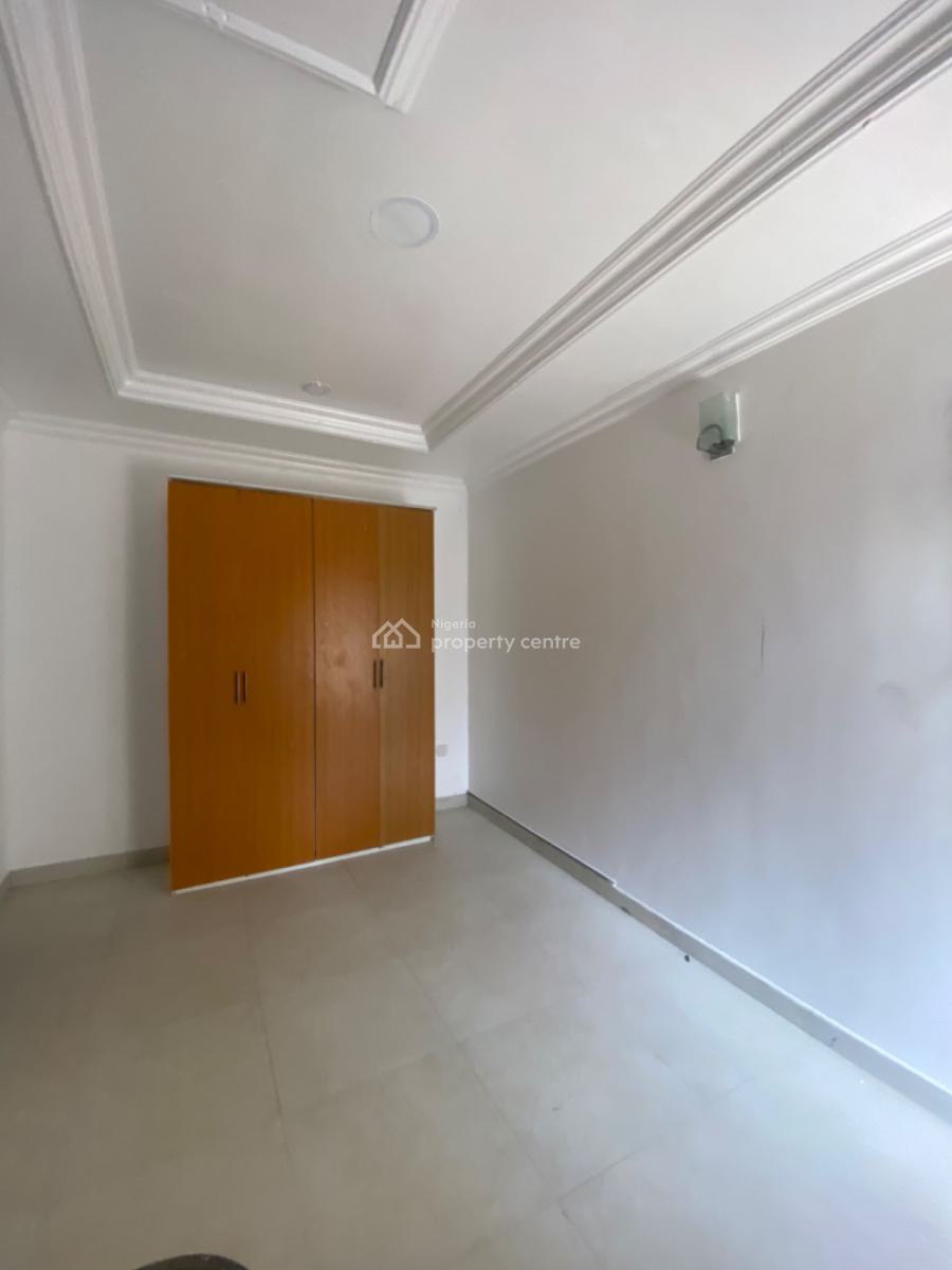 Well Maintained 1 Bedroom Apartment with 24hrs Light, Lekki Phase 1, Lekki, Lagos, Flat / Apartment for Rent