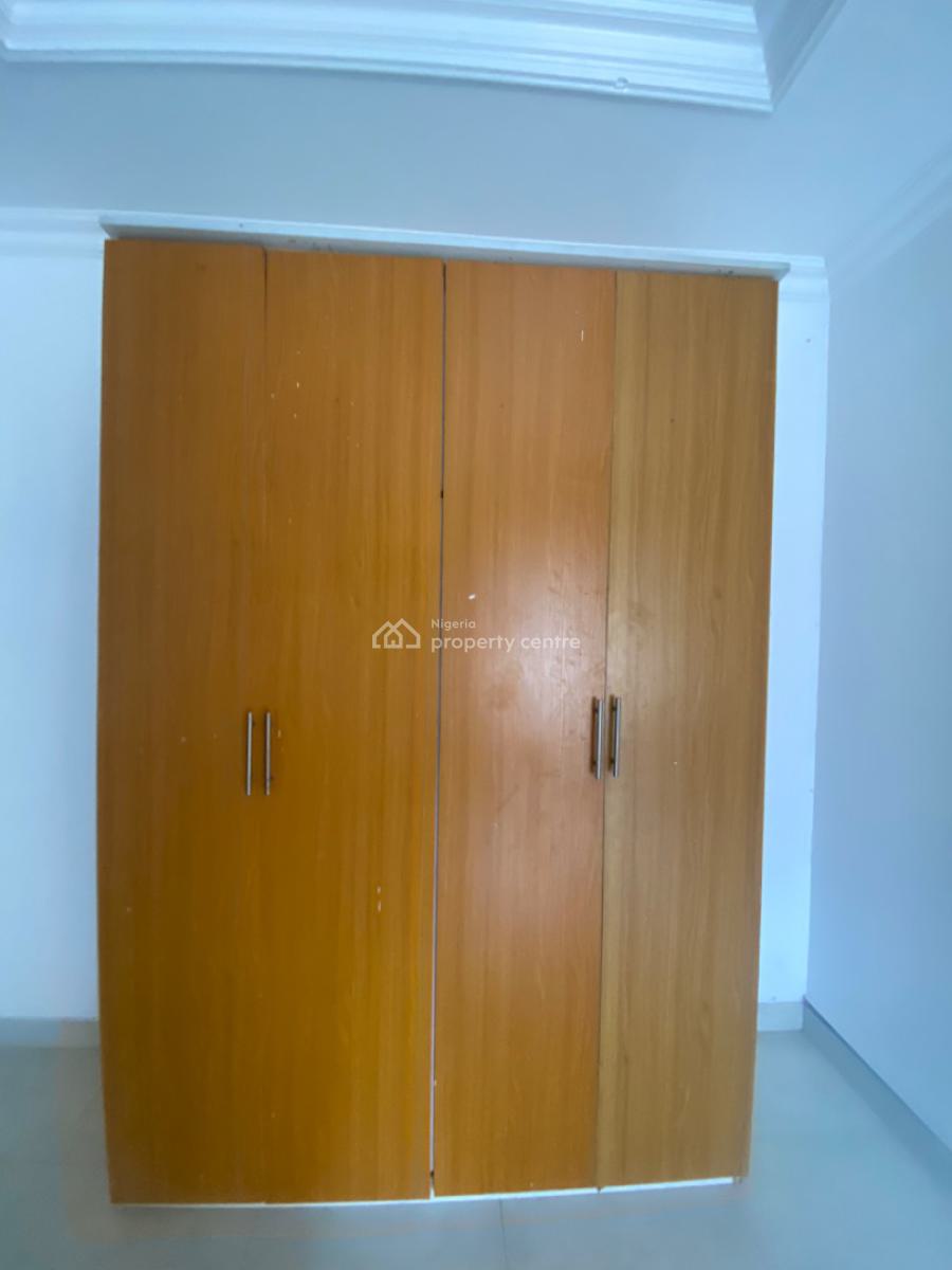 Well Maintained 1 Bedroom Apartment with 24hrs Light, Lekki Phase 1, Lekki, Lagos, Flat / Apartment for Rent