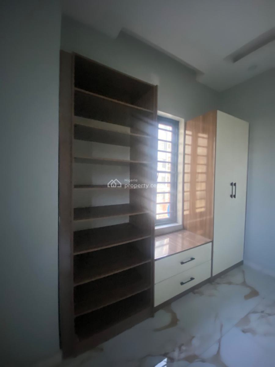 One of a Kind 2 Bedroom Apartment with 24/7 Security, Lekki Phase 1, Lekki, Lagos, Flat / Apartment for Rent