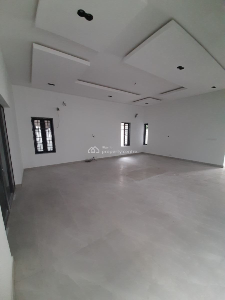 Its a  Self-serviced Come with Your Own Generator 5 Beddoom En-suite, Lekki Phase 1, Lekki, Lagos, House for Rent