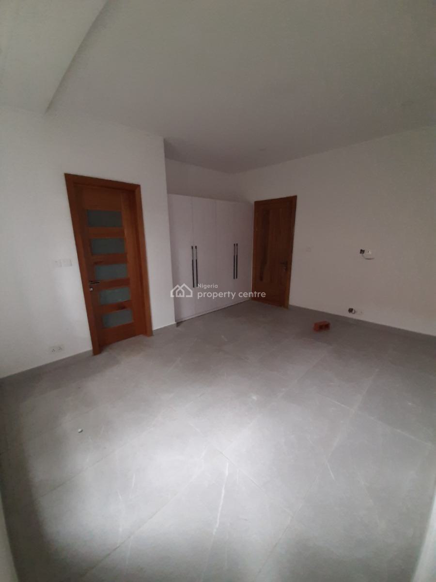 Its a  Self-serviced Come with Your Own Generator 5 Beddoom En-suite, Lekki Phase 1, Lekki, Lagos, House for Rent