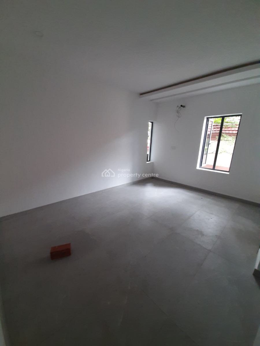 Its a  Self-serviced Come with Your Own Generator 5 Beddoom En-suite, Lekki Phase 1, Lekki, Lagos, House for Rent