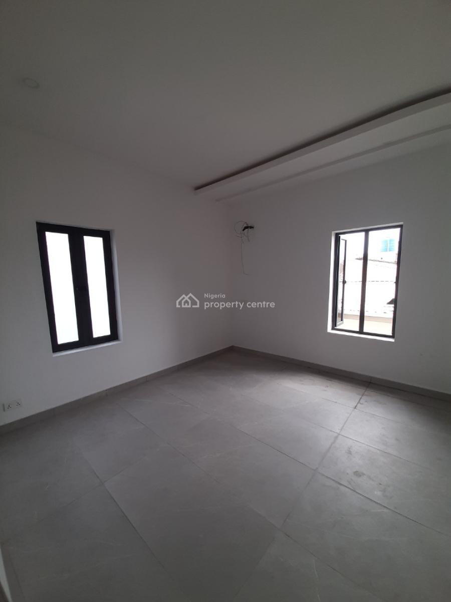 Its a  Self-serviced Come with Your Own Generator 5 Beddoom En-suite, Lekki Phase 1, Lekki, Lagos, House for Rent