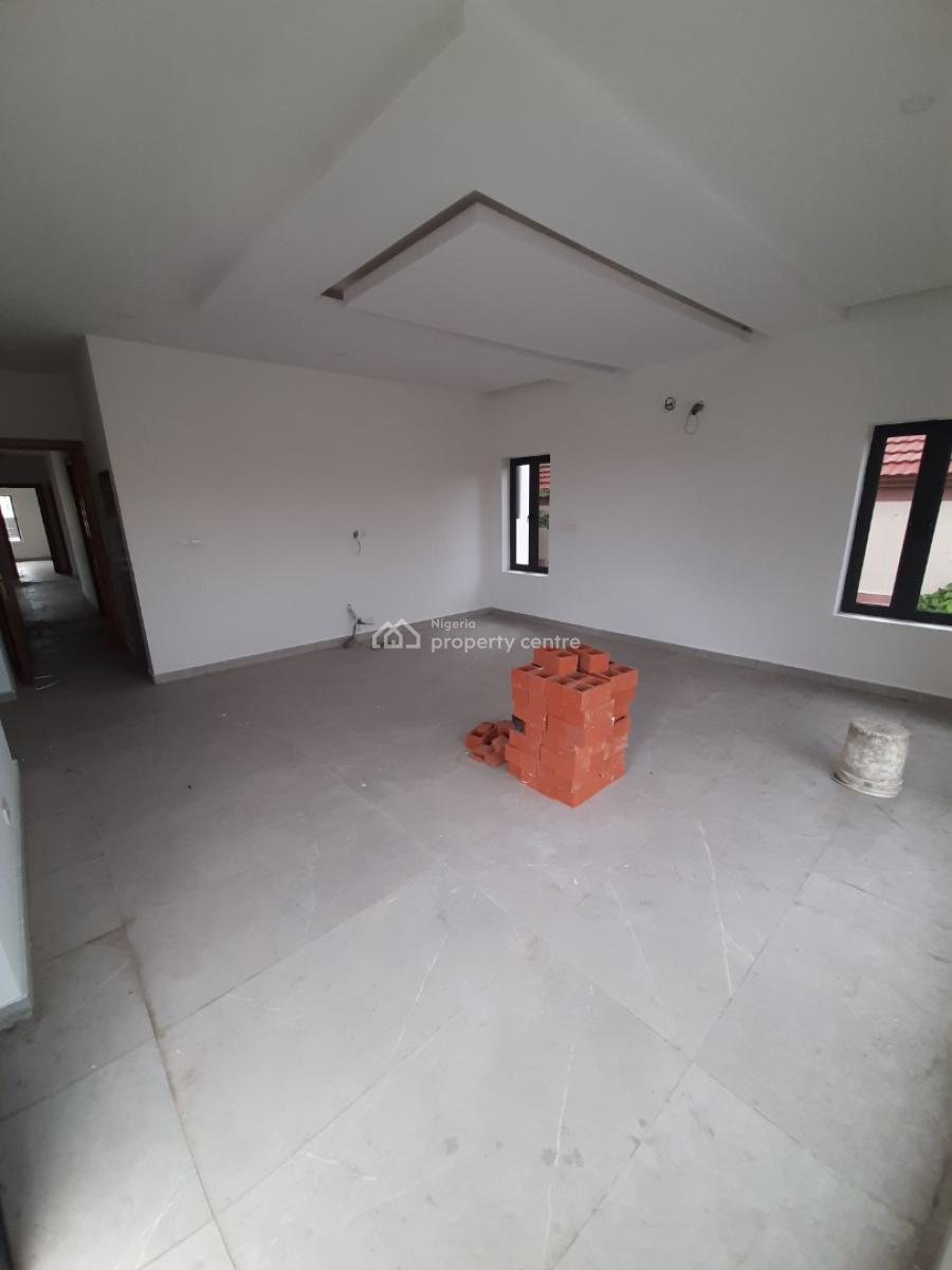 Its a  Self-serviced Come with Your Own Generator 5 Beddoom En-suite, Lekki Phase 1, Lekki, Lagos, House for Rent