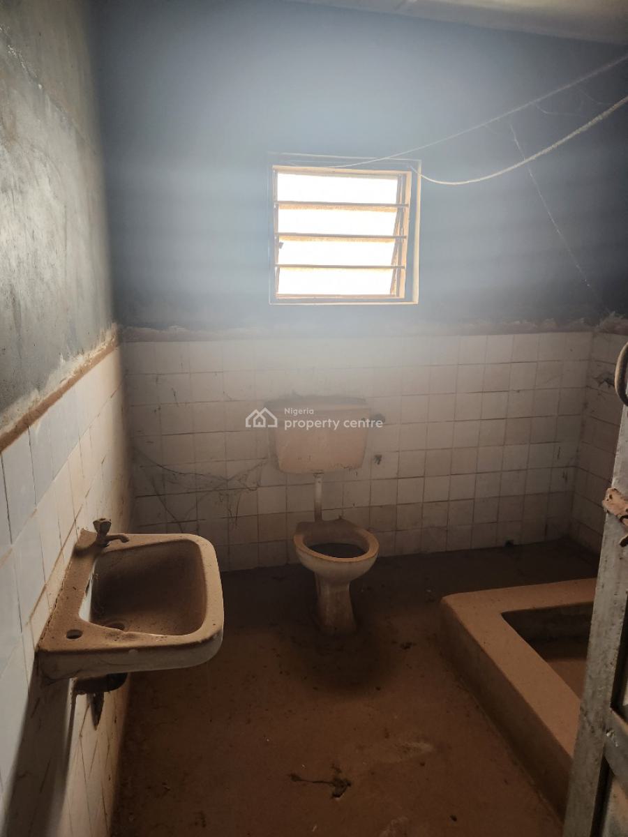 Strategic Twin 5 Bedroom Storey Building Near The Road, Kafolabi Area Near Alakia Junction New Ife Road, Alakia, Ibadan, Oyo, House for Sale