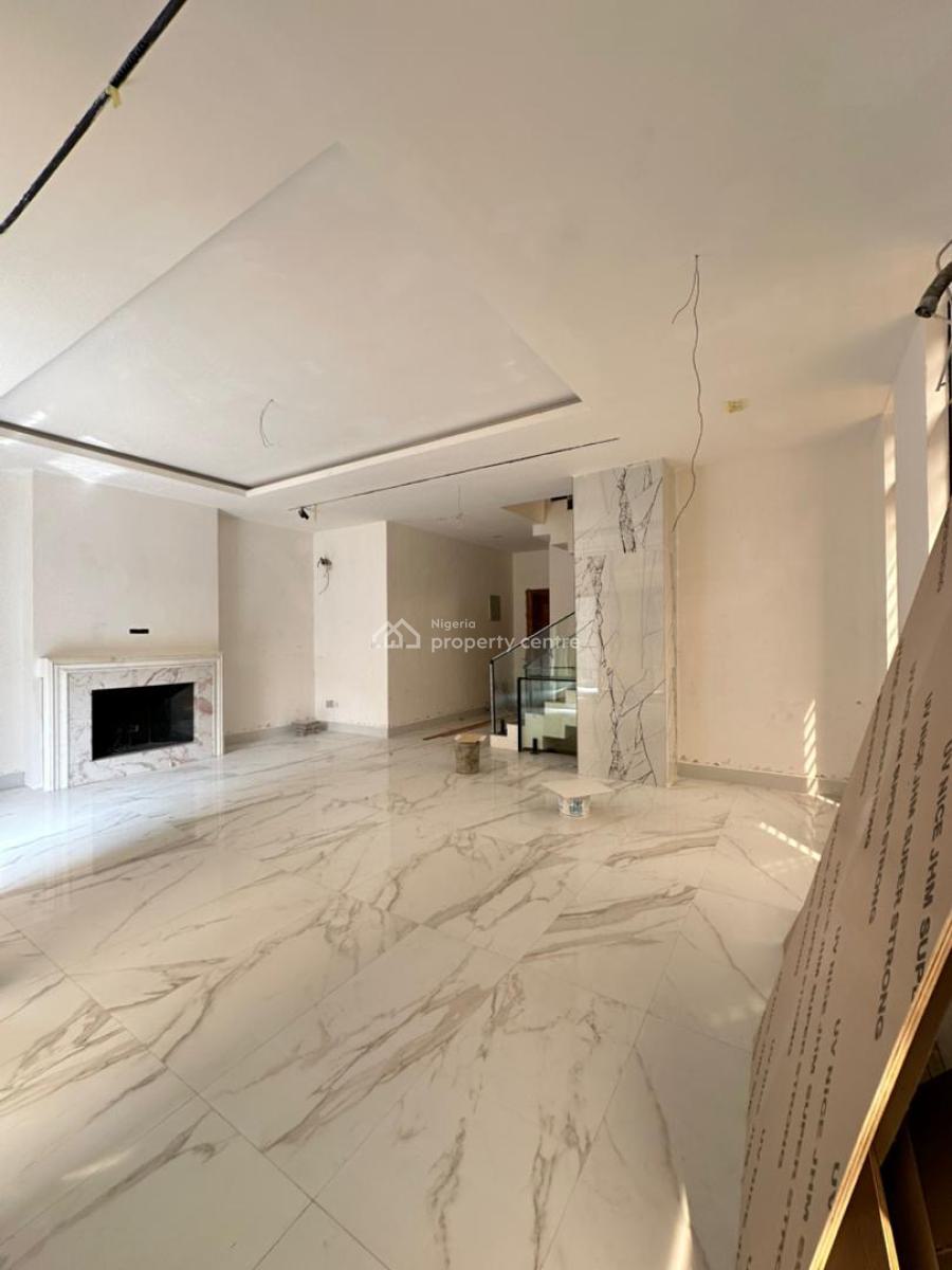 Spacious Luxury 4 Bedroom Terrace with Bq in a Secure & Serene Environ, Lekki Phase 1, Lekki, Lagos, Flat / Apartment for Sale