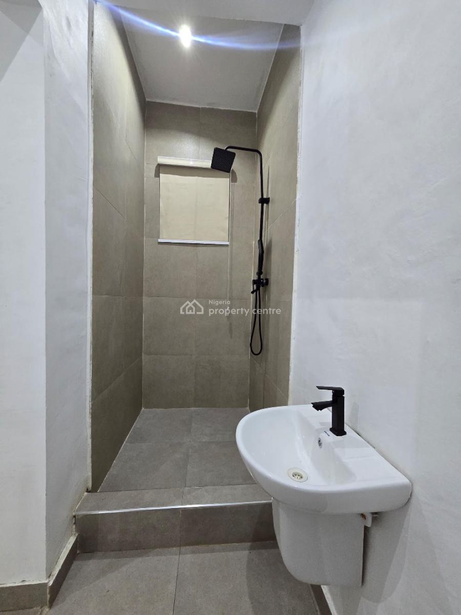 Exquisite 2 Bedroom Apartment with Communal Pool & Elevator, Ikate, Lekki, Lagos, Block of Flats for Sale