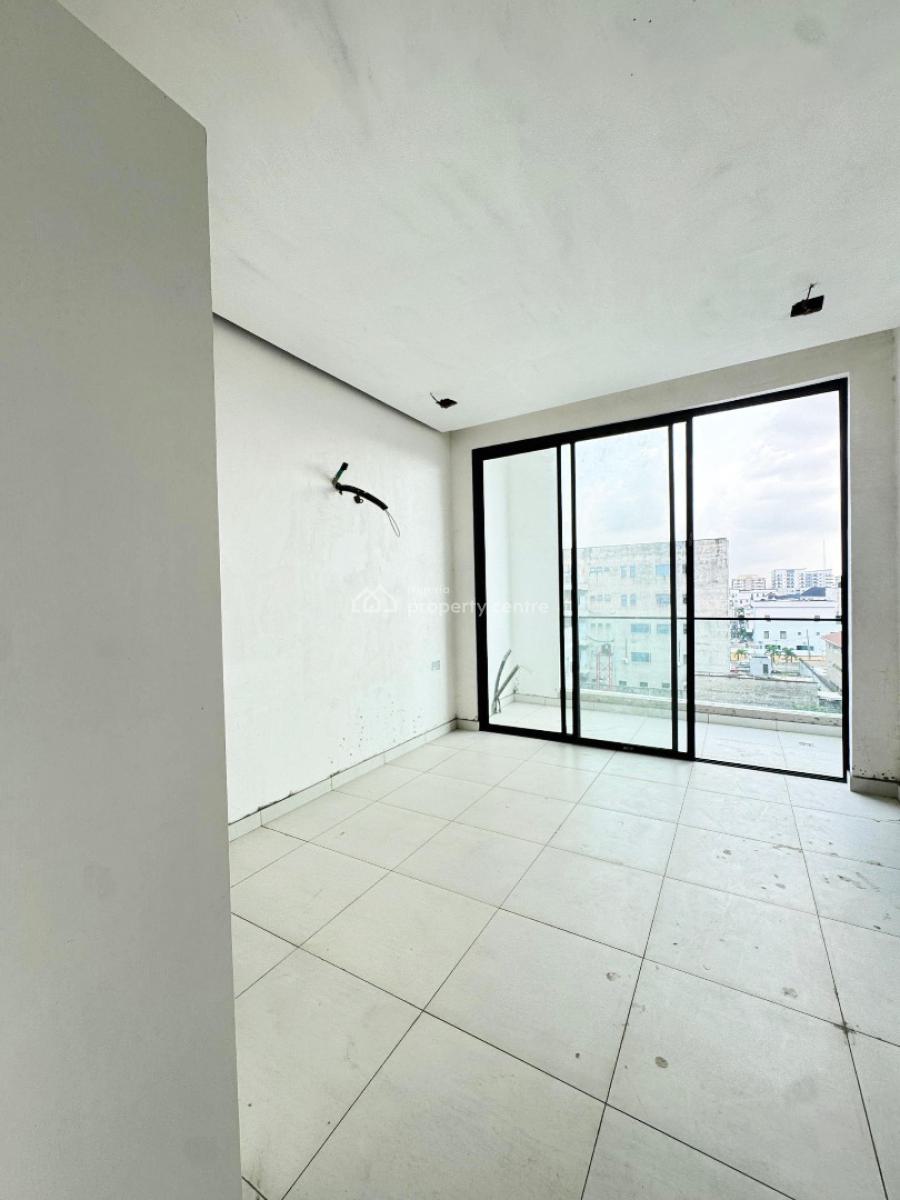 Capacious Newly Built 2 Bedroom Apartment, Ikate, Lekki, Lagos, Block of Flats for Sale