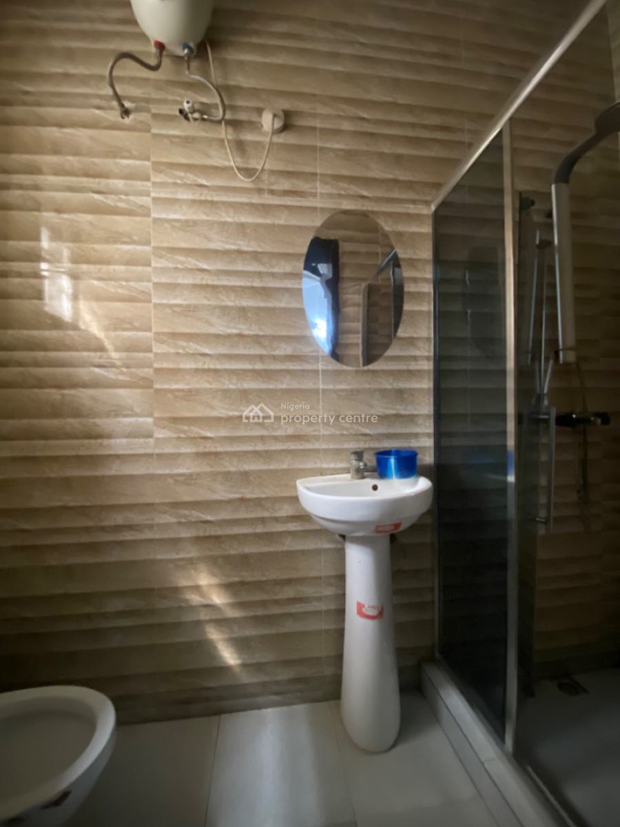 Specious Room (shared Apartment), Idado/ Oba Musa Estate  Agungi,lekki Lagos, Idado, Lekki, Lagos, Self Contain (single Rooms) for Rent