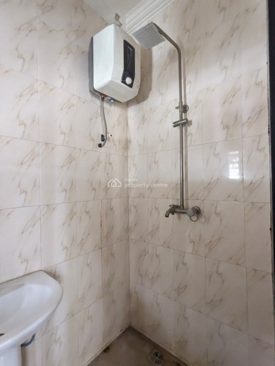 Spacious Room in a Shared Apartment, Osapa, Lekki, Lagos, Self Contain (single Rooms) for Rent