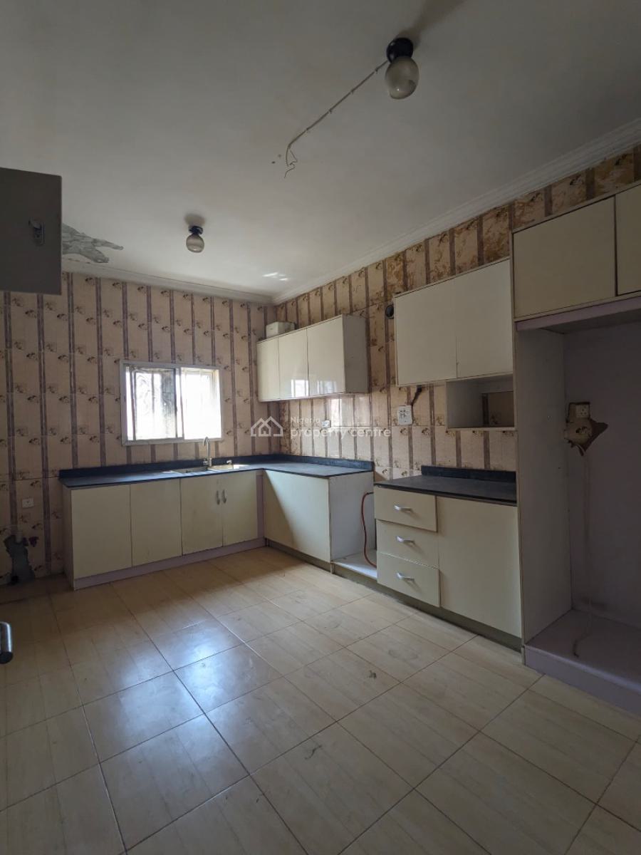 Spacious Room in a Shared Apartment, Osapa, Lekki, Lagos, Self Contain (single Rooms) for Rent