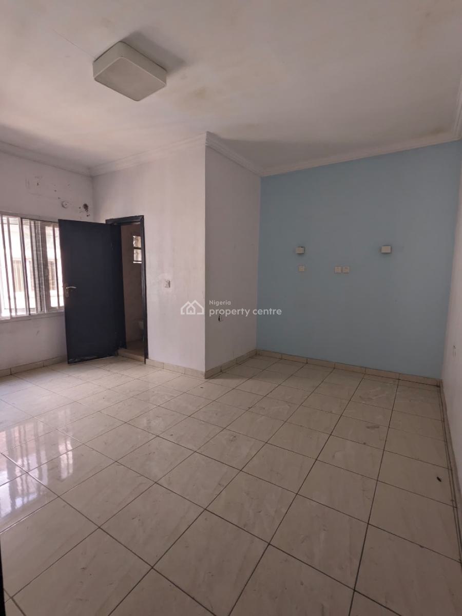 Spacious Room in a Shared Apartment, Osapa, Lekki, Lagos, Self Contain (single Rooms) for Rent