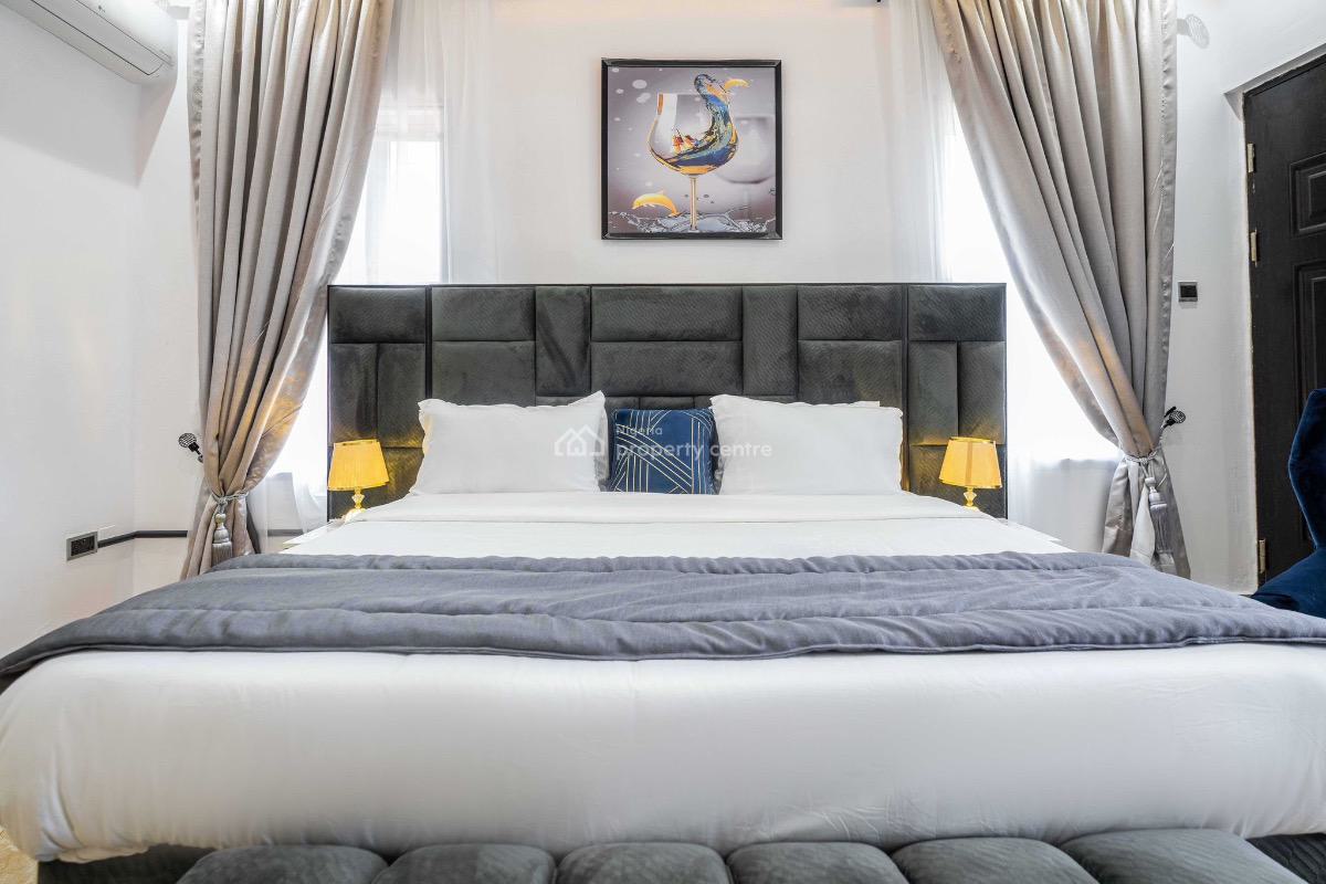 Experience Ultimate Comfort in Our Luxurious 3-bedroom Apartment, Craf, Lekki Phase 1, Lekki, Lagos, Flat / Apartment Short Let