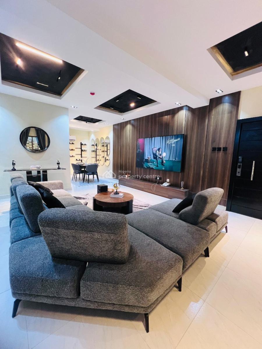 2 Bedroom  Serene and Secured Environment  Smart Tvs with Netflix, Lekki Phase 1, Lekki, Lagos, Flat / Apartment Short Let