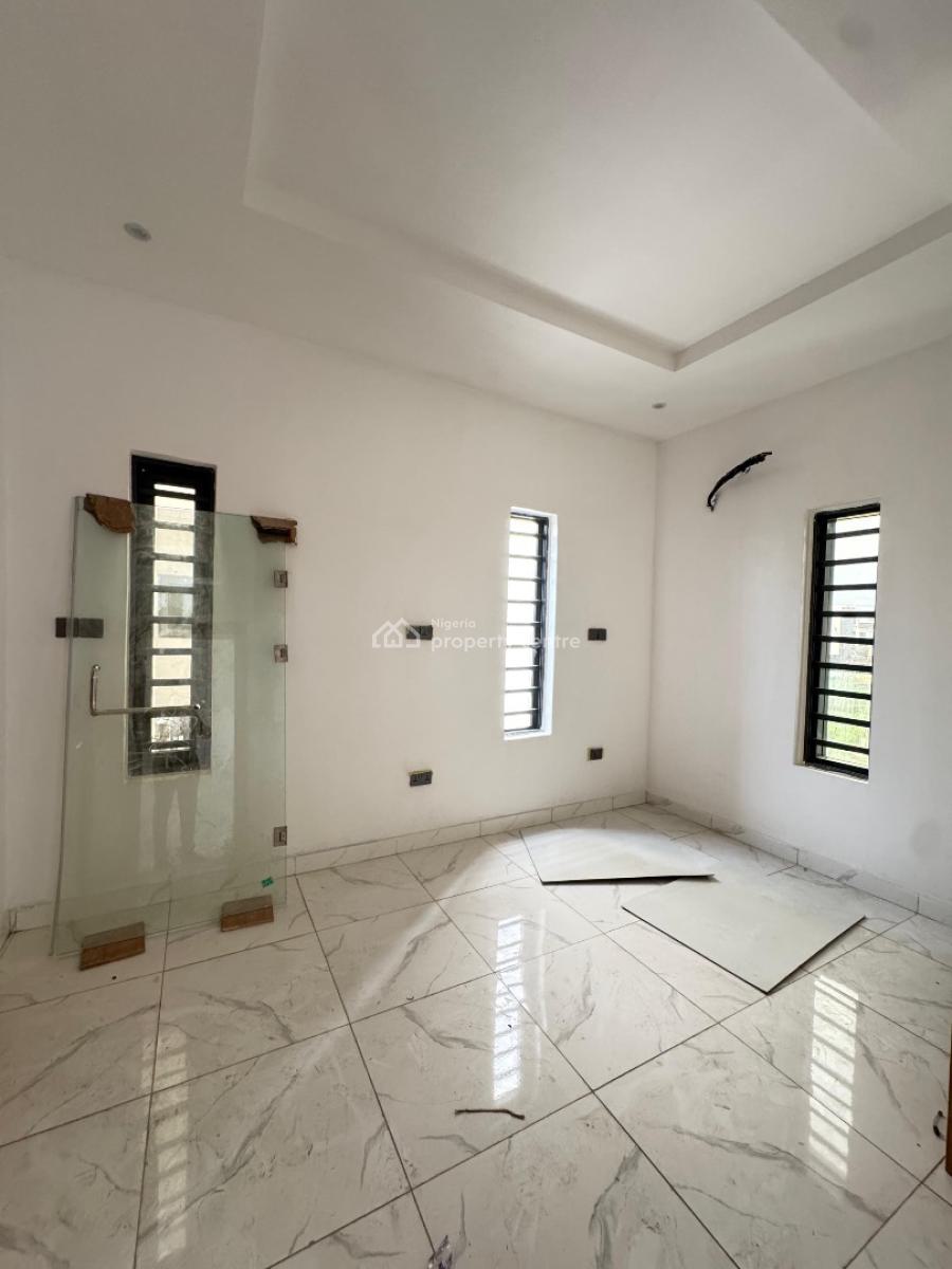 4 Bedroom Semi-detached  Duplex with Bq, Ologolo, Lekki, Lagos, Semi-detached Duplex for Sale