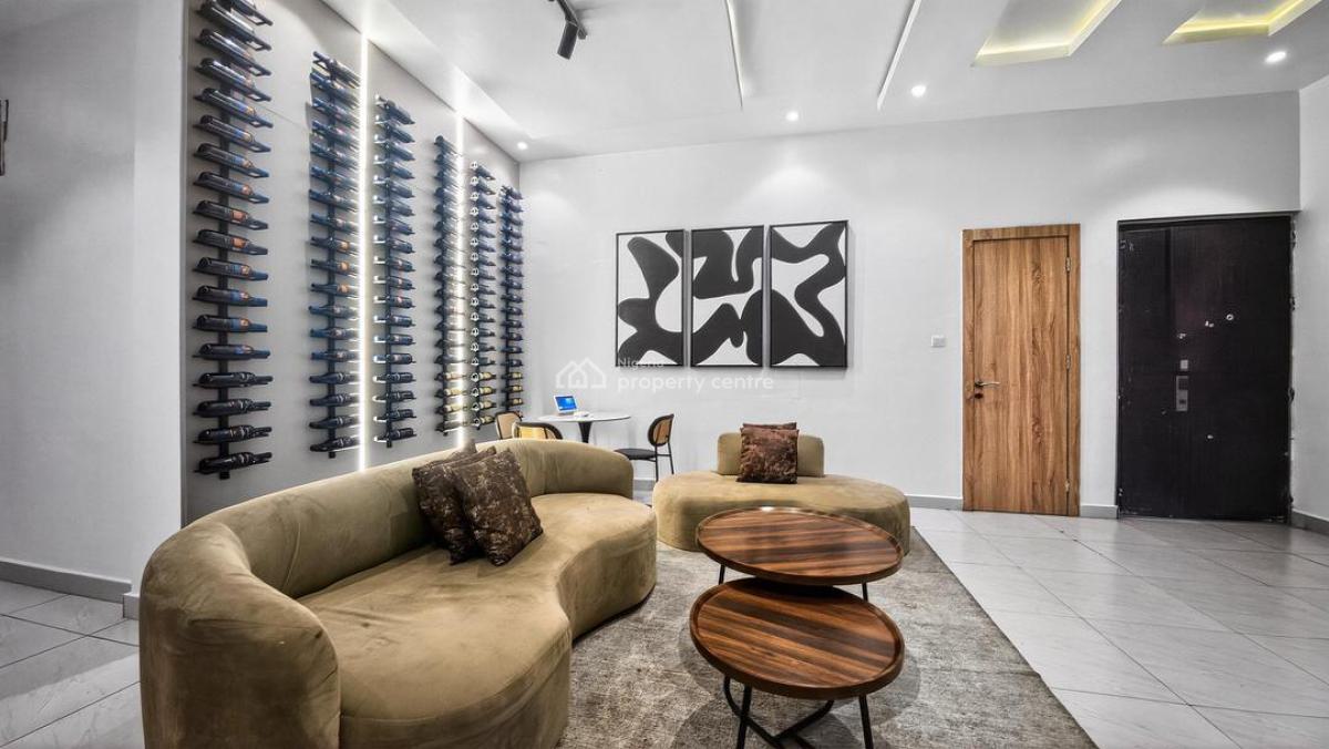 Luxury 2 Bedroom with Rooftop Pool and Gym, Admiralty Way, Lekki Phase 1, Lekki, Lagos, Flat / Apartment Short Let