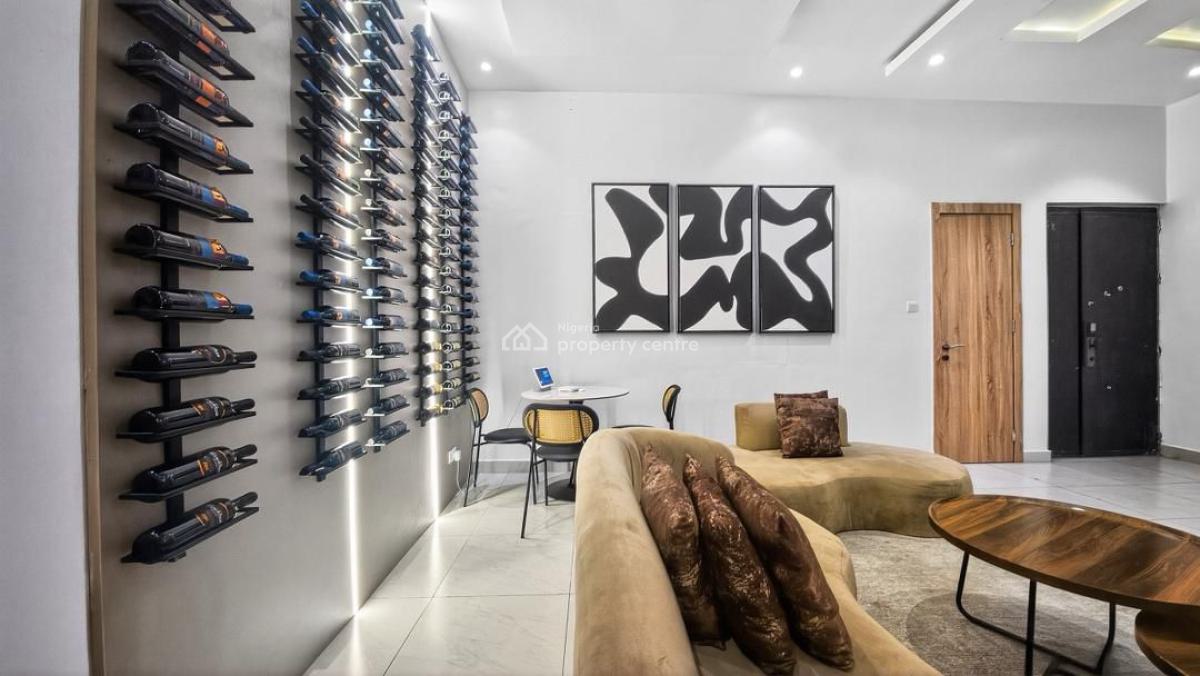 Luxury 2 Bedroom with Rooftop Pool and Gym, Admiralty Way, Lekki Phase 1, Lekki, Lagos, Flat / Apartment Short Let