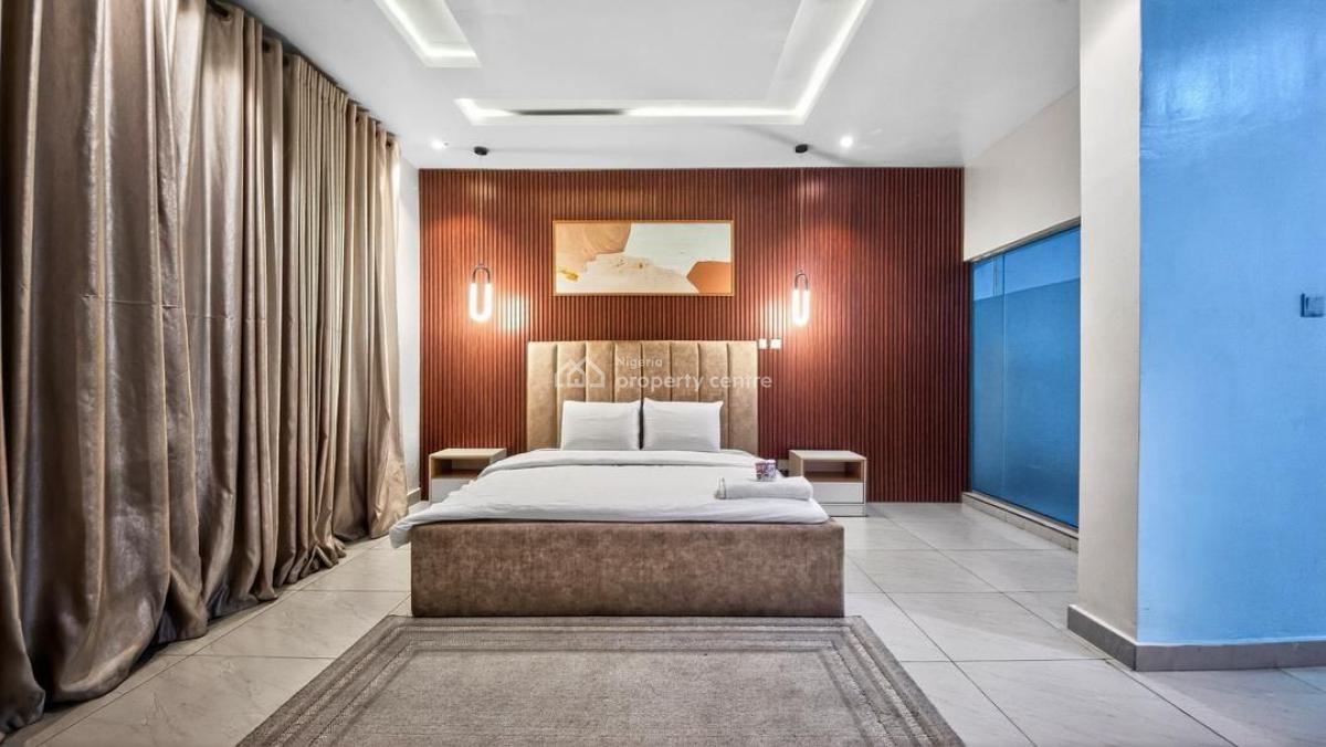 Luxury 2 Bedroom with Rooftop Pool and Gym, Admiralty Way, Lekki Phase 1, Lekki, Lagos, Flat / Apartment Short Let