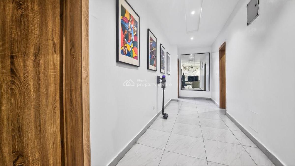 Luxury 2 Bedroom with Rooftop Pool and Gym, Admiralty Way, Lekki Phase 1, Lekki, Lagos, Flat / Apartment Short Let