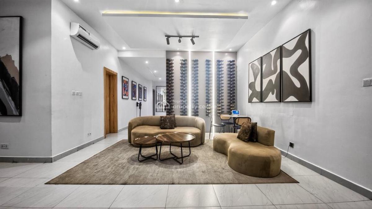 Luxury 2 Bedroom with Rooftop Pool and Gym, Admiralty Way, Lekki Phase 1, Lekki, Lagos, Flat / Apartment Short Let