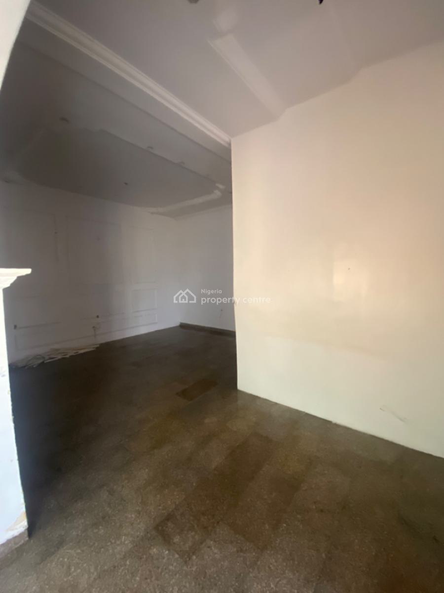 Spacious Room and Parlor Mini Flat Lekki Phase 1, Off Oladimeji Alao Lekki Phase 1, Lekki Phase 1, Lekki, Lagos, Mini Flat (room and Parlour) for Rent