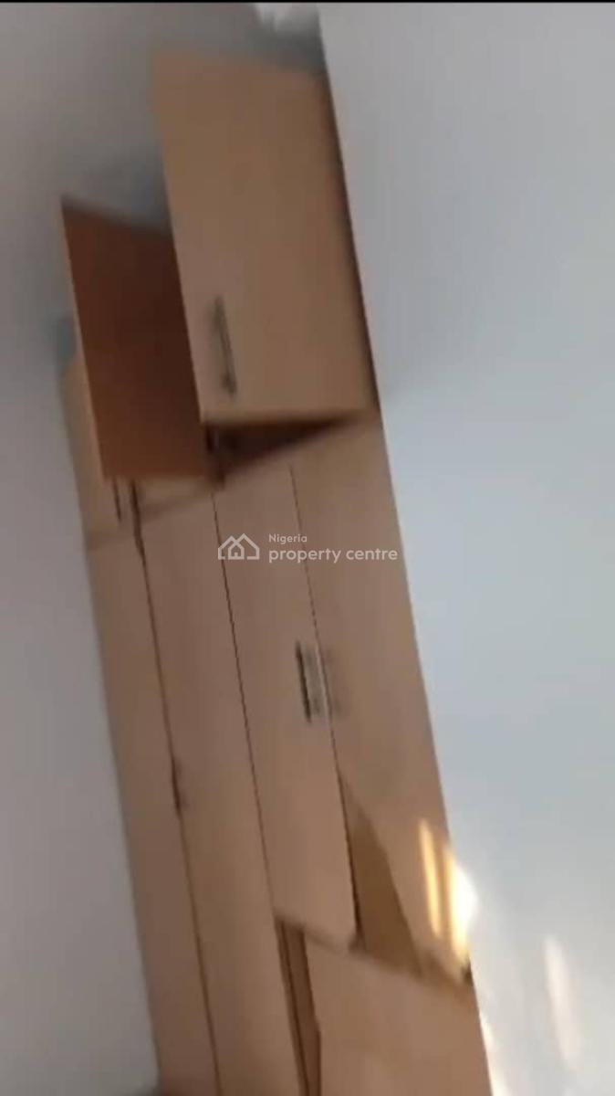 Lovely 3 Bedroom Flat, Off Bode Thomas Road, Surulere, Lagos, Flat / Apartment for Rent