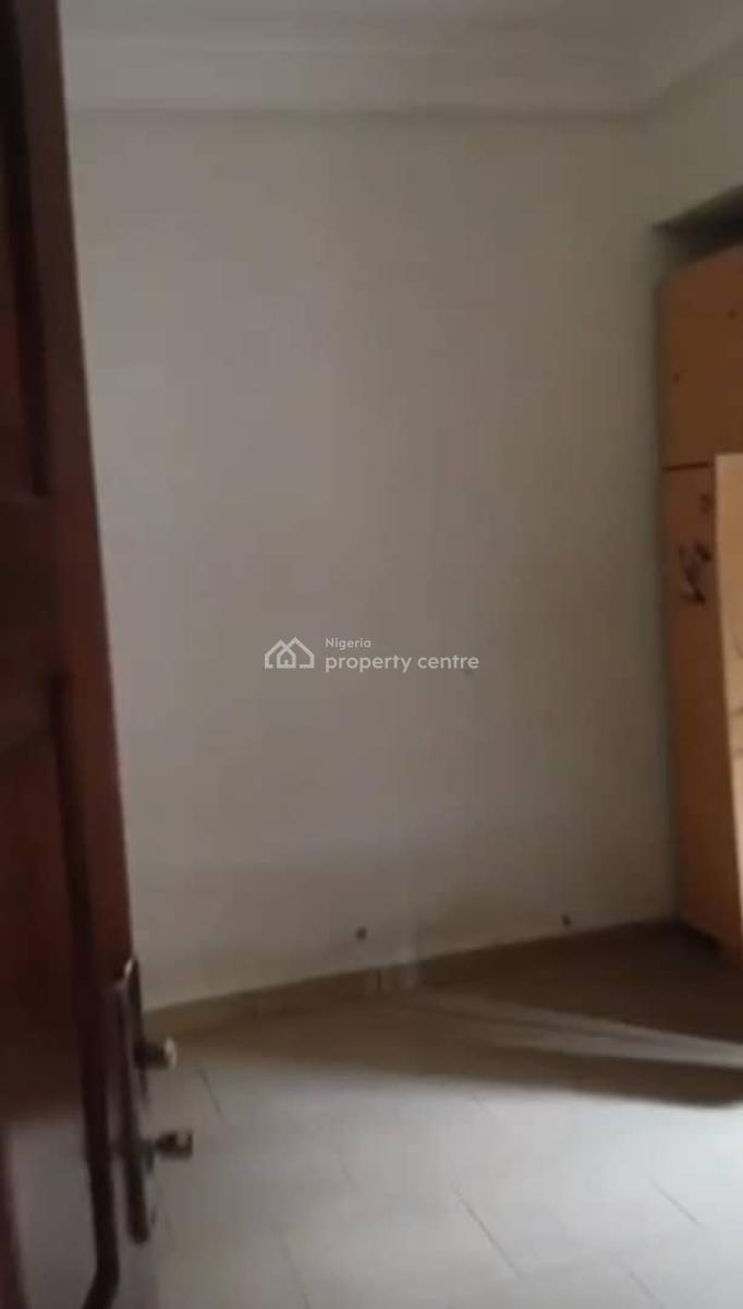 Lovely 3 Bedroom Flat, Off Bode Thomas Road, Surulere, Lagos, Flat / Apartment for Rent