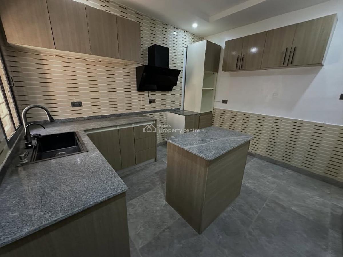 Opulent 4 Bedrooms Terraced Duplex with 2 Living Room and a Bq, Jahi, Abuja, Terraced Duplex for Sale