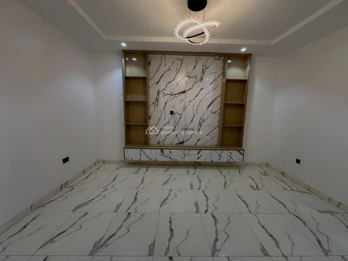 Opulent 4 Bedrooms Terraced Duplex with 2 Living Room and a Bq, Jahi, Abuja, Terraced Duplex for Sale