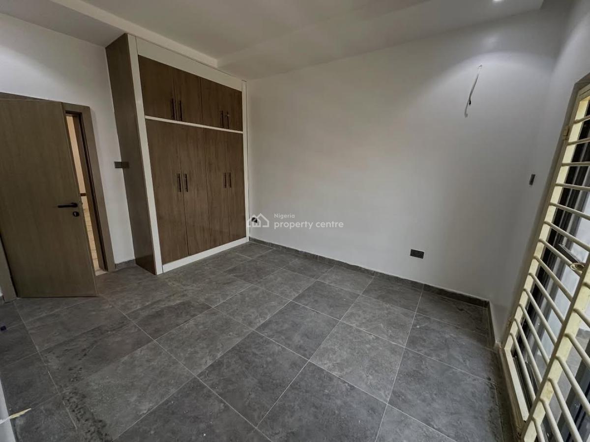 Opulent 4 Bedrooms Terraced Duplex with 2 Living Room and a Bq, Jahi, Abuja, Terraced Duplex for Sale