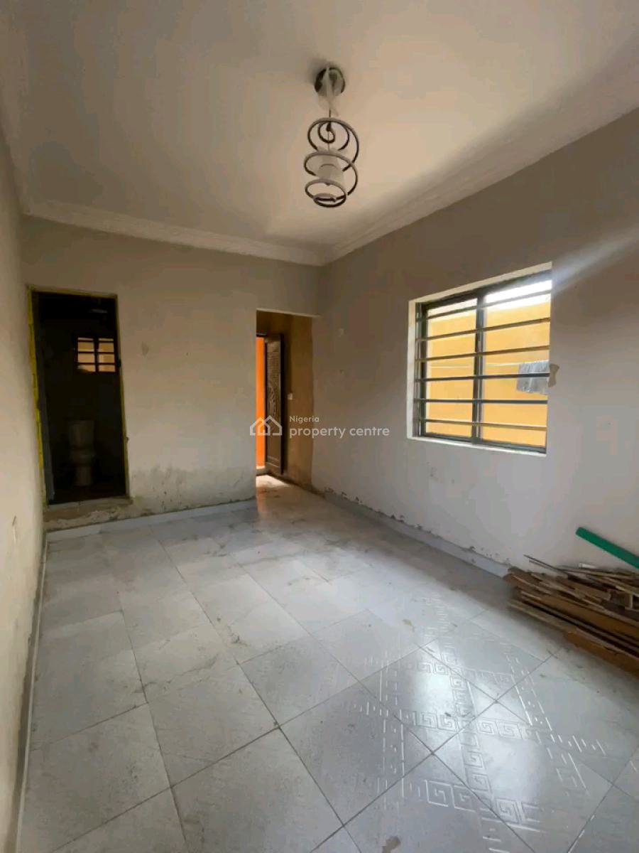 a Studio Apartment, Off Morocco Road, Shomolu, Lagos, Self Contain (single Rooms) for Rent