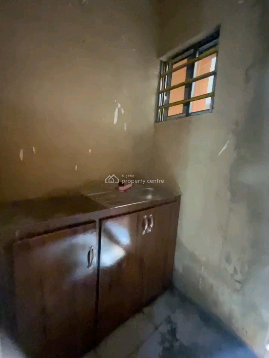 a Studio Apartment, Off Morocco Road, Shomolu, Lagos, Self Contain (single Rooms) for Rent