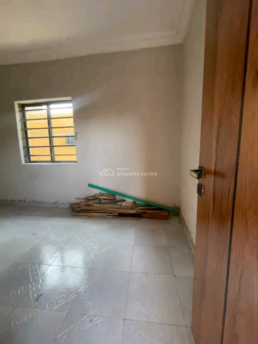 a Studio Apartment, Off Morocco Road, Shomolu, Lagos, Self Contain (single Rooms) for Rent