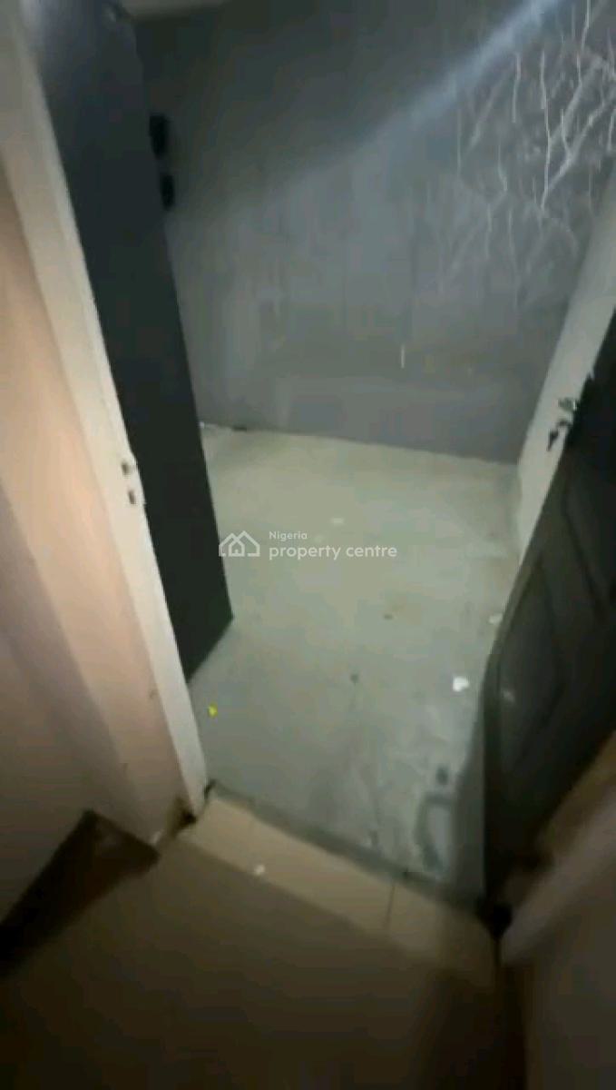 a Very Decent, Standard and Nice Neatly Used, Spacious Miniflat, Fola Agoro, Yaba, Lagos, Mini Flat (room and Parlour) for Rent