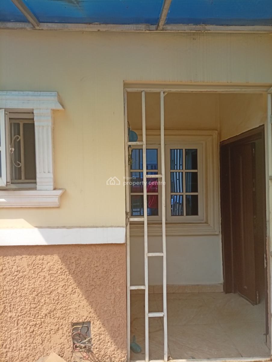 Spacious and Sharp 2 Semi Detached Bedroom Bungalow, Guzape District, Abuja, Semi-detached Bungalow for Rent