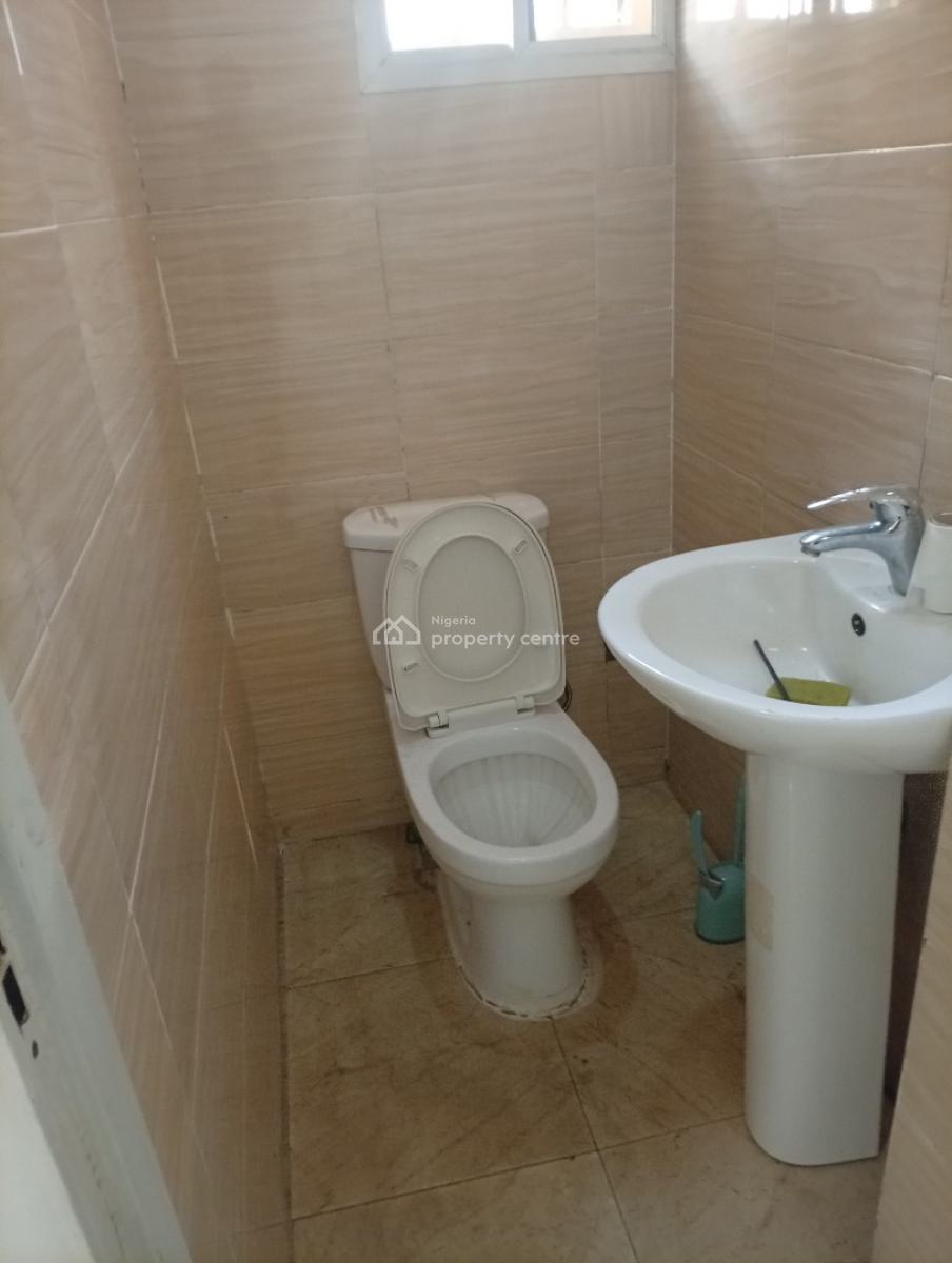 Spacious and Sharp 2 Semi Detached Bedroom Bungalow, Guzape District, Abuja, Semi-detached Bungalow for Rent