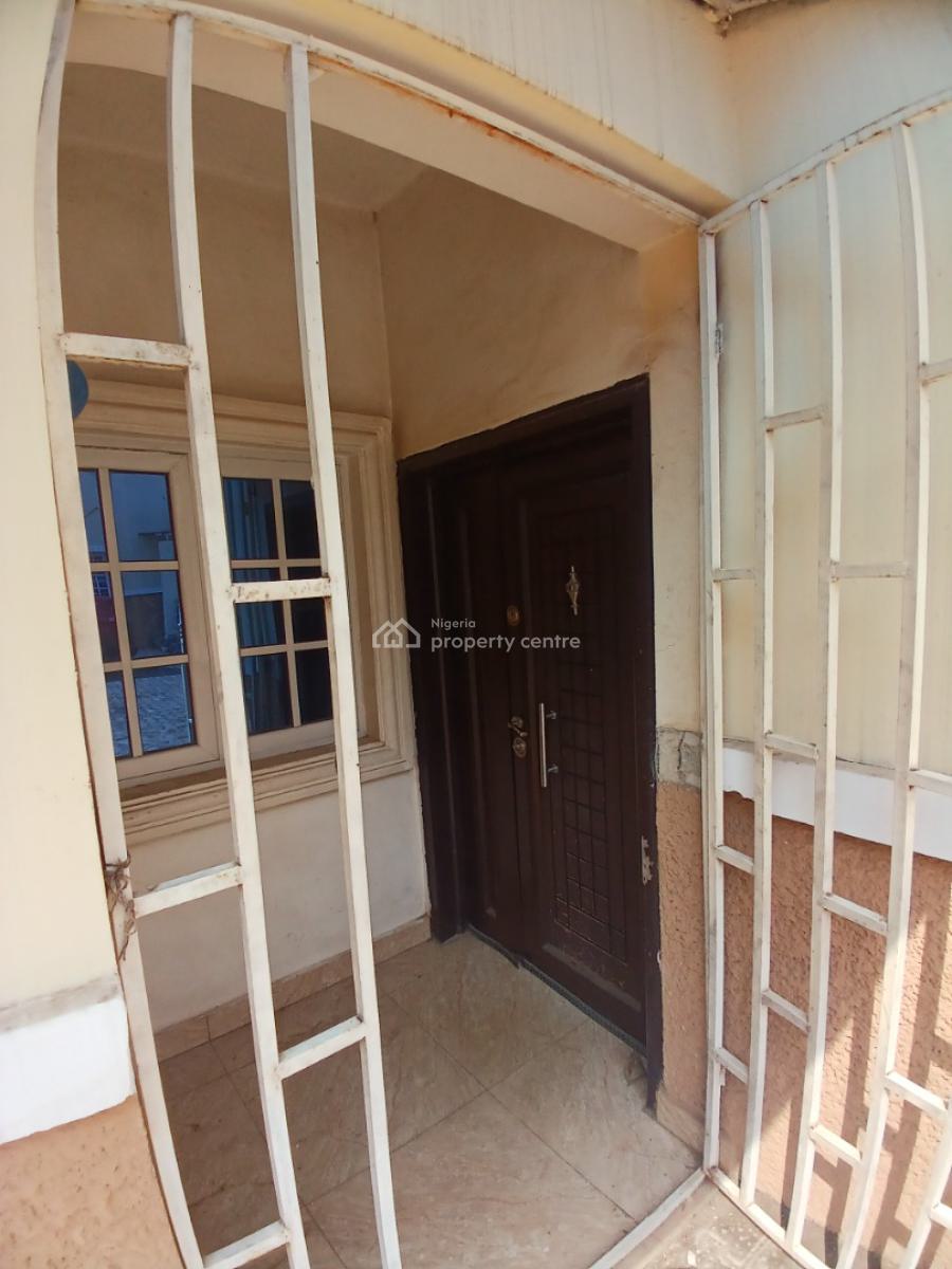 Well Renovated 2 Bedroom Bungalow, Guzape District Abuja Diplomatic Zone, Guzape District, Abuja, House for Rent