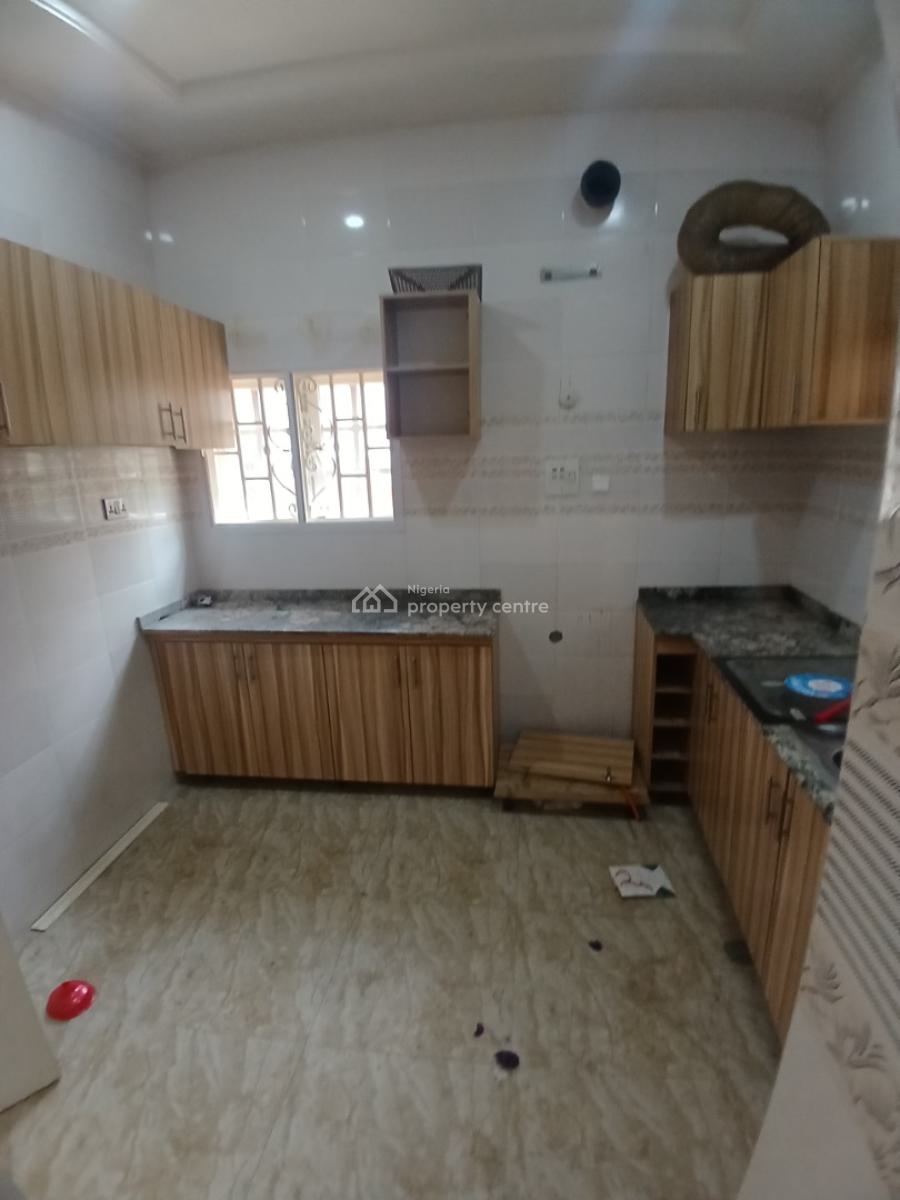 Well Renovated 2 Bedroom Bungalow, Guzape District Abuja Diplomatic Zone, Guzape District, Abuja, House for Rent