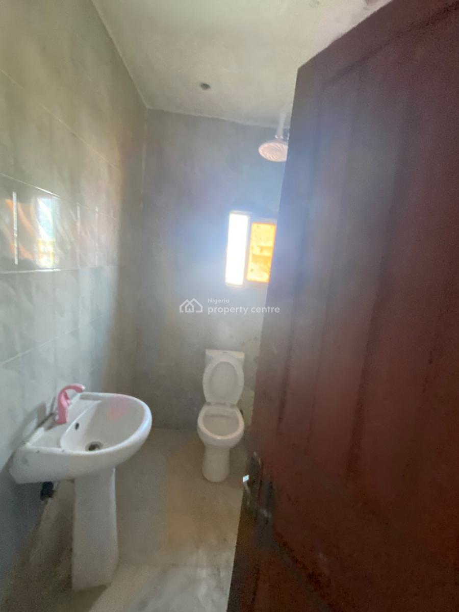 Well Maintained 2 Bedroom Flat, Ologunfe, Awoyaya, Ibeju Lekki, Lagos, Flat / Apartment for Rent