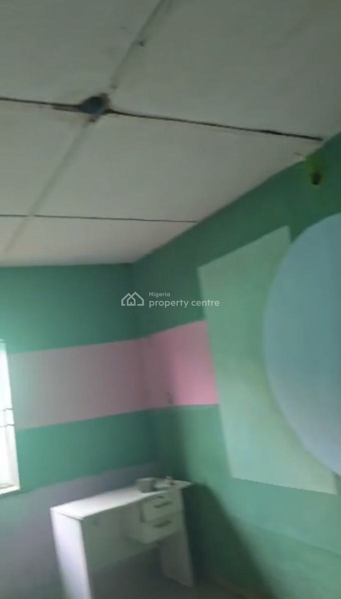 Clean Mini Flat in a Decent Compound Close to The Bustop, Adekunle,just After The Blueroof Company, Mile 12, Kosofe, Lagos, Mini Flat (room and Parlour) for Rent