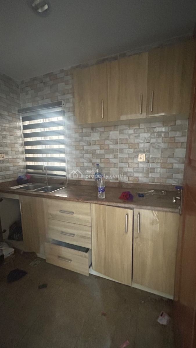 2 Bedroom Bungalow ( Not Far From The Gate), Lekki Scheme 2, Ajah, Lagos, Detached Bungalow for Rent