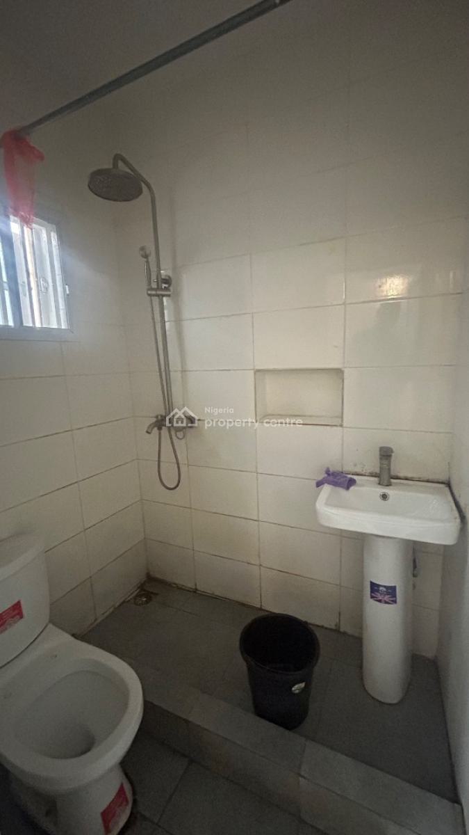 2 Bedroom Bungalow ( Not Far From The Gate), Lekki Scheme 2, Ajah, Lagos, Detached Bungalow for Rent