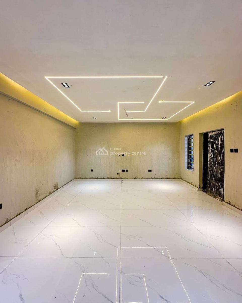 Exquisite 3 Bedroom Apartment, Yaba, Lagos, Flat / Apartment for Sale