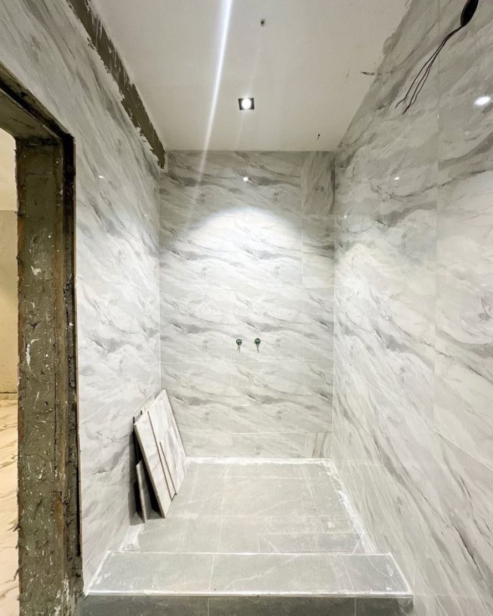 Exquisite 3 Bedroom Apartment, Yaba, Lagos, Flat / Apartment for Sale