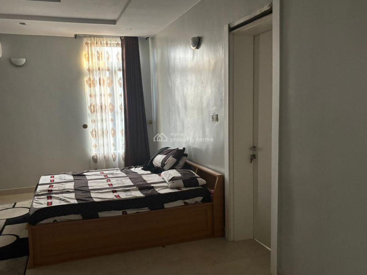 Outstanding  3 Bedroom Apartment, Lekki Phase 1, Lekki, Lagos, Flat / Apartment for Rent