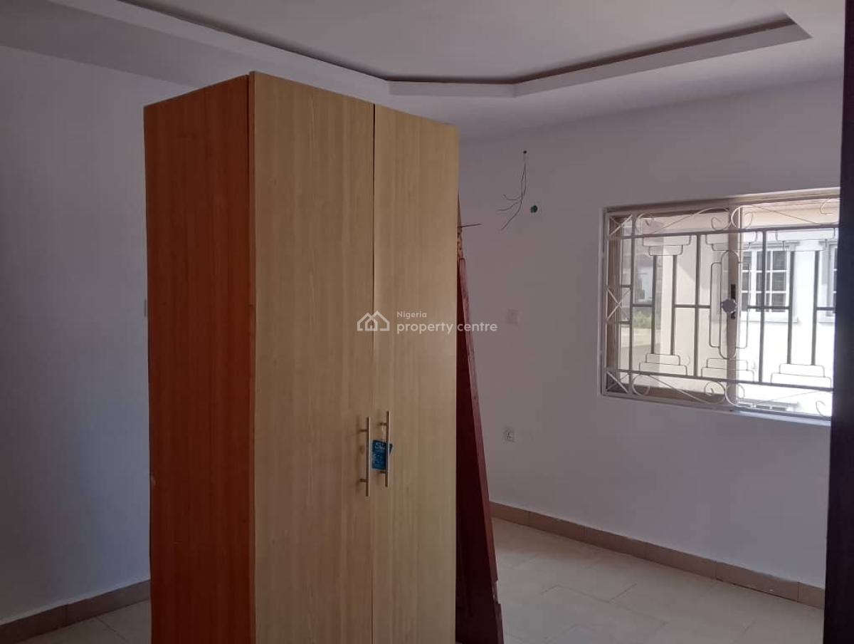 Self Service Three 3 Bedroom Flat Upstairs, U3 Estate Lekki Right, Lekki Phase 1, Lekki, Lagos, Flat / Apartment for Rent